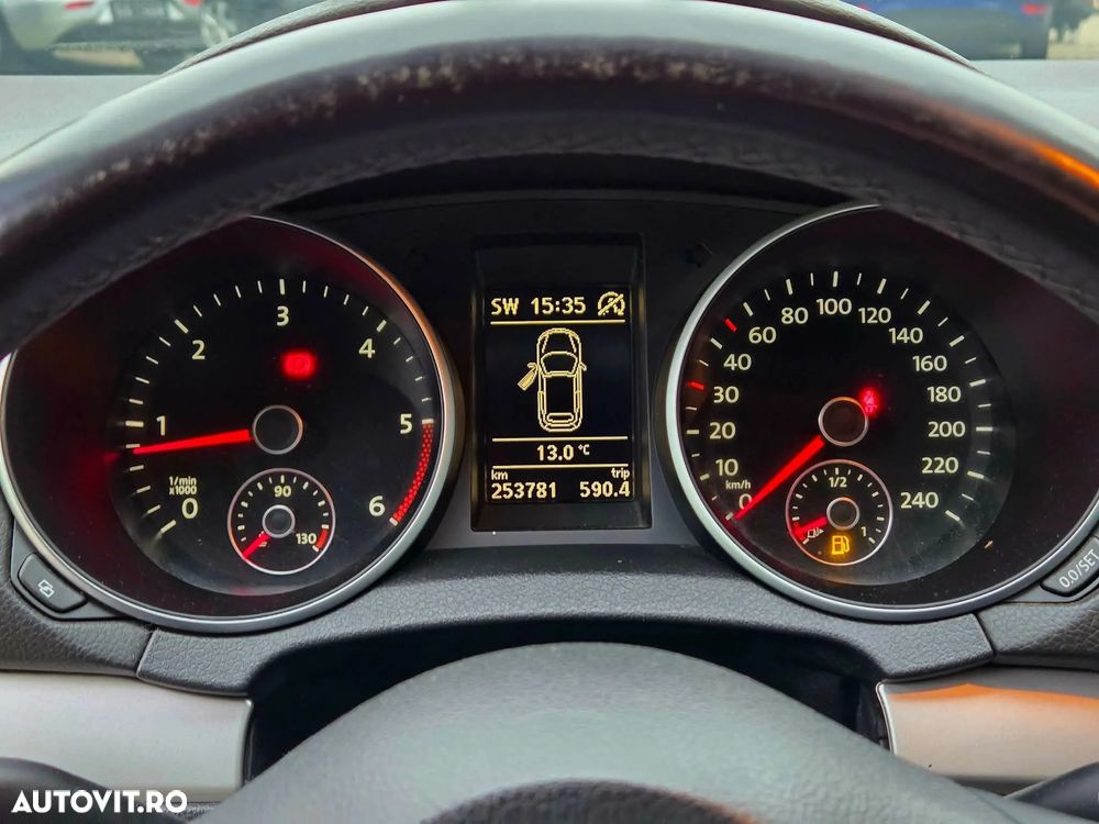 Volkswagen Golf 1.6 TDI BlueMotion Technology Comfortline - 20