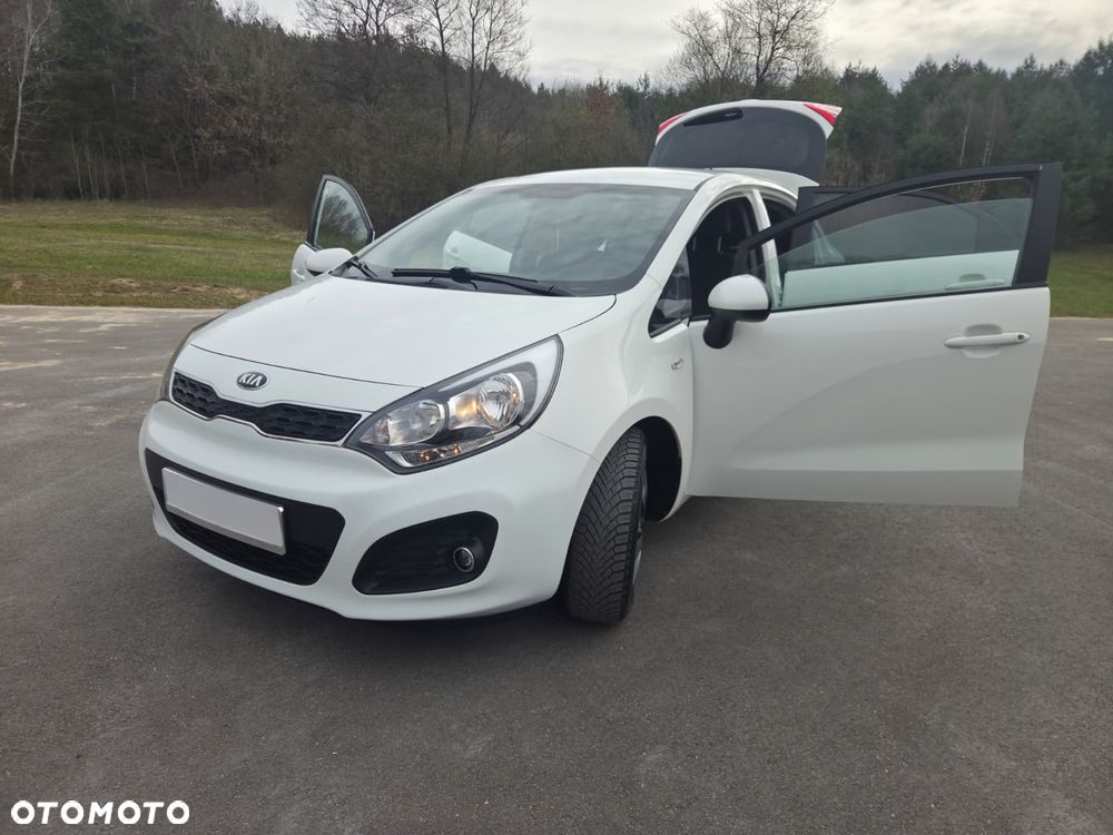 Kia Rio 1.2 L - 23