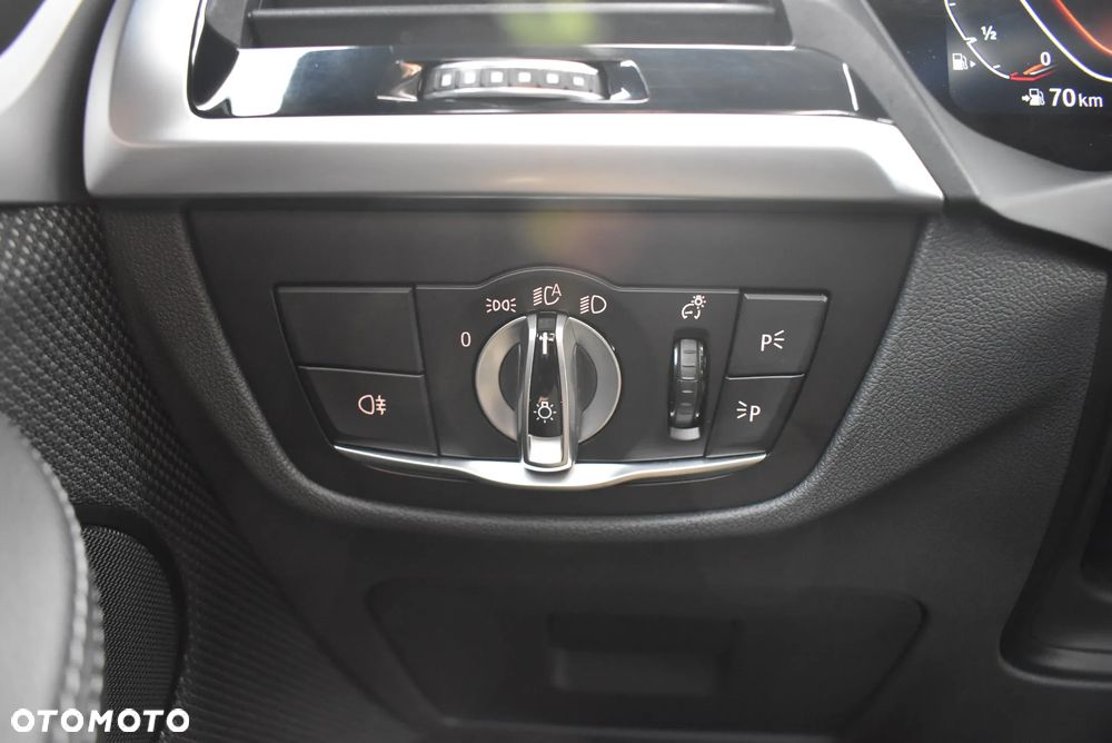 BMW X3 xDrive20i GPF Advantage - 24