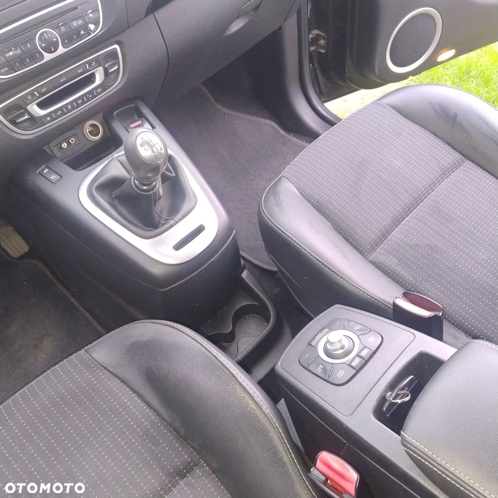 Renault Scenic 1.6 dCi Energy Bose Edition S&S - 11