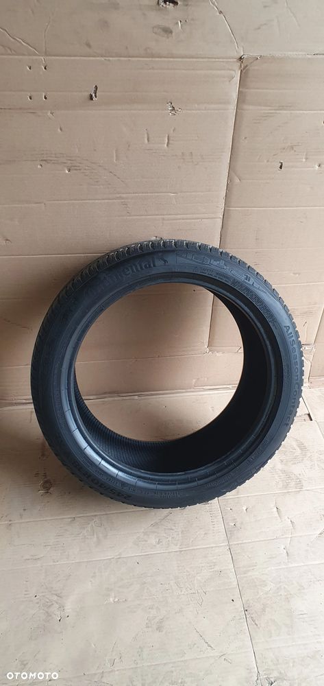 1X Opona Opona Continetal Allseason Contact 245/40 18 7mm - 5