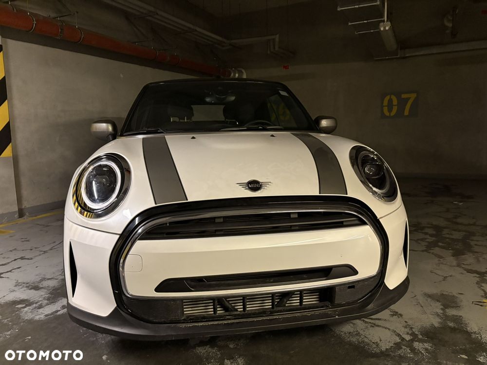 MINI Cooper Essential Trim - 5