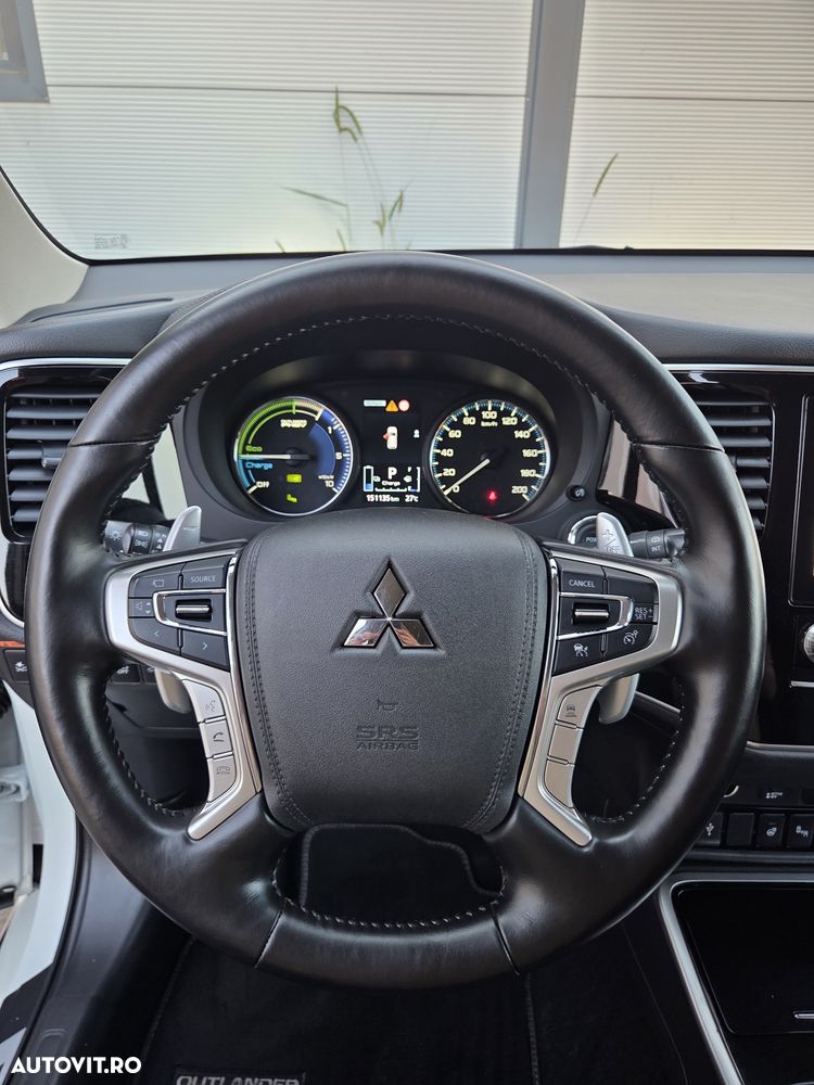 Mitsubishi Outlander - 33