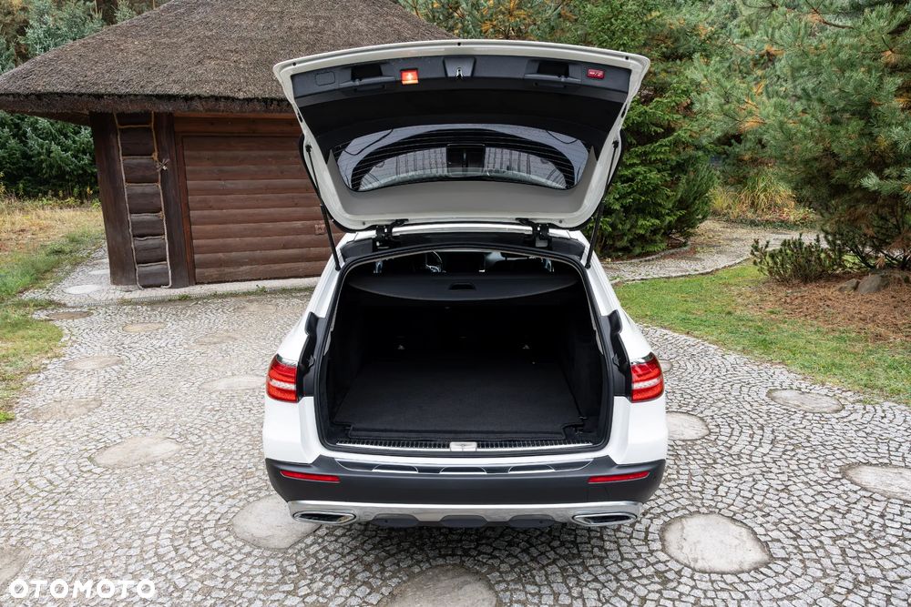 Mercedes-Benz Klasa E 220 d 4Matic 9G-TRONIC Avantgarde - 18