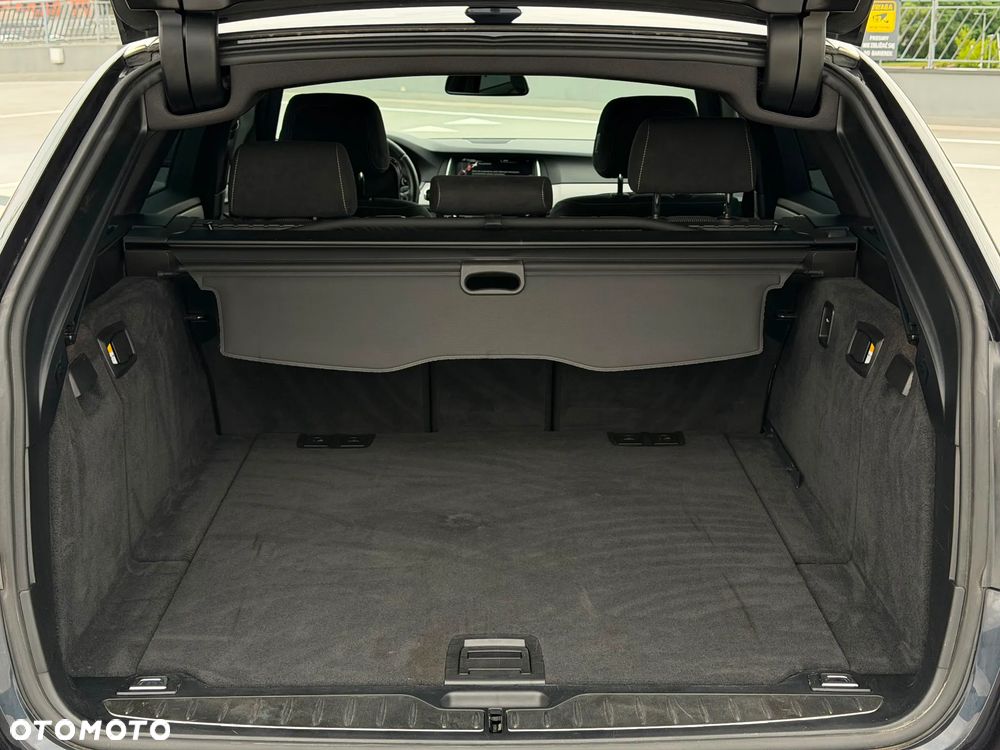 BMW Seria 5 520d xDrive - 13