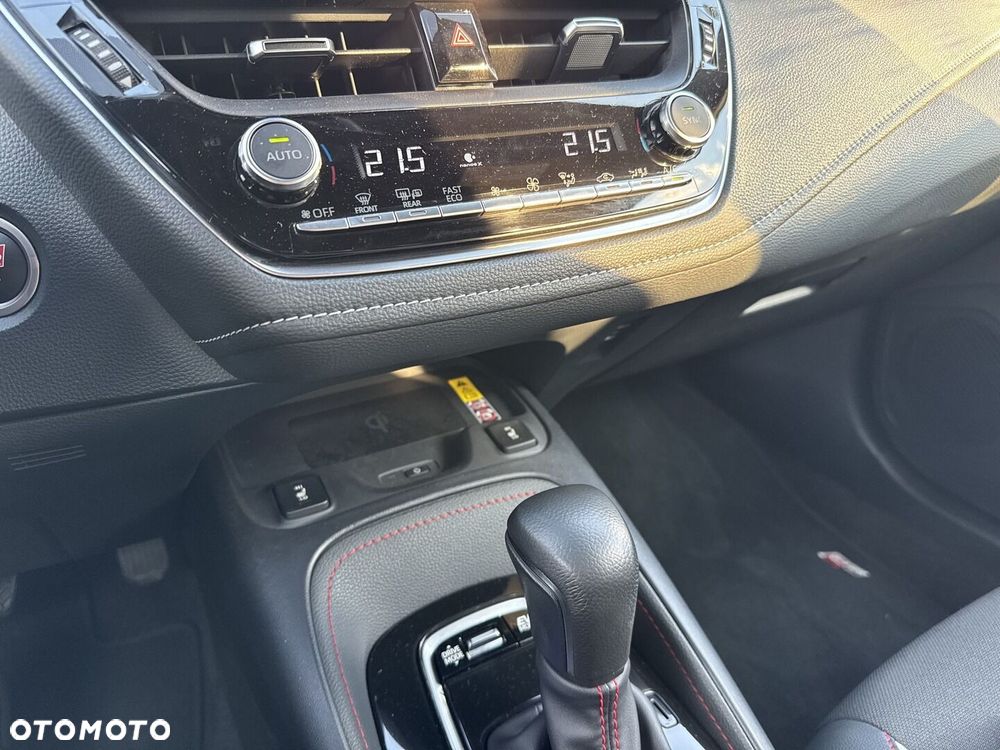 Toyota Corolla 2.0 Hybrid GR Sport Dynamic - 22