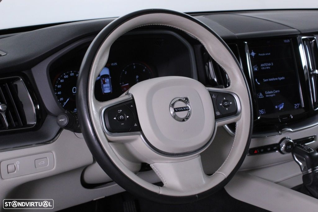 Volvo XC 60 2.0 D4 Momentum Geartronic - 21