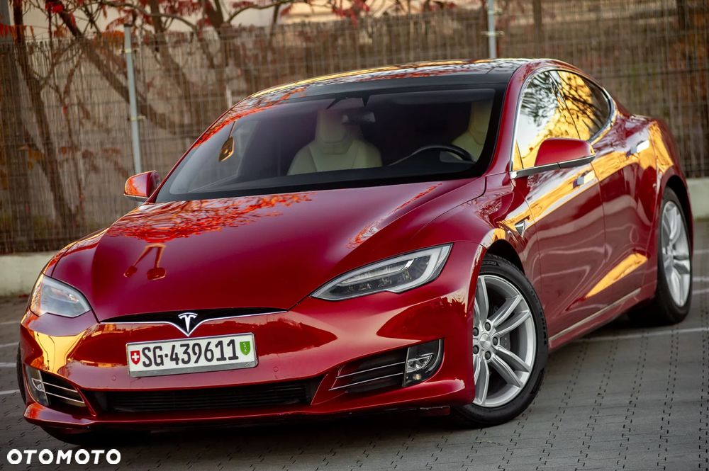 Tesla Model S - 5