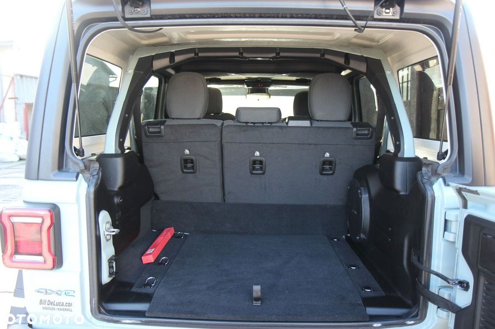 Jeep Wrangler - 11