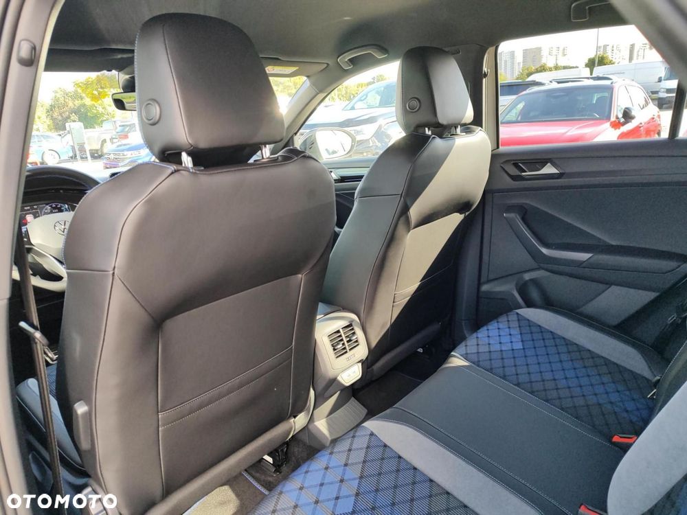 Volkswagen T-Roc - 17