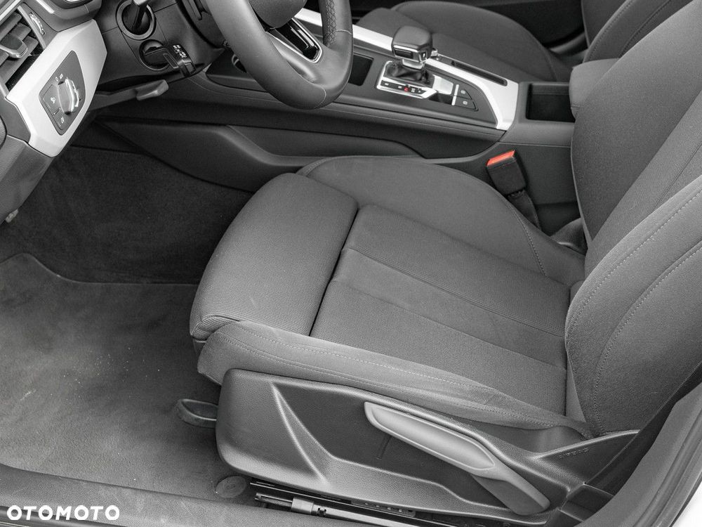 Audi A4 Limousine - 14