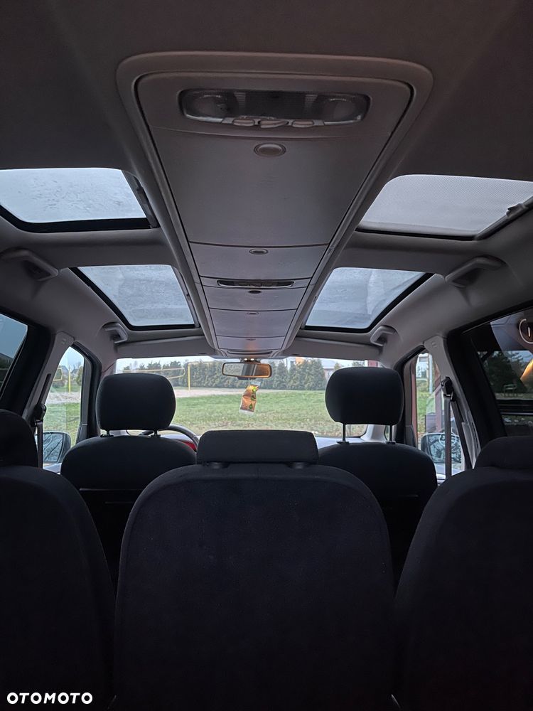 Ford Galaxy 2.0 TDCi Titanium - 12