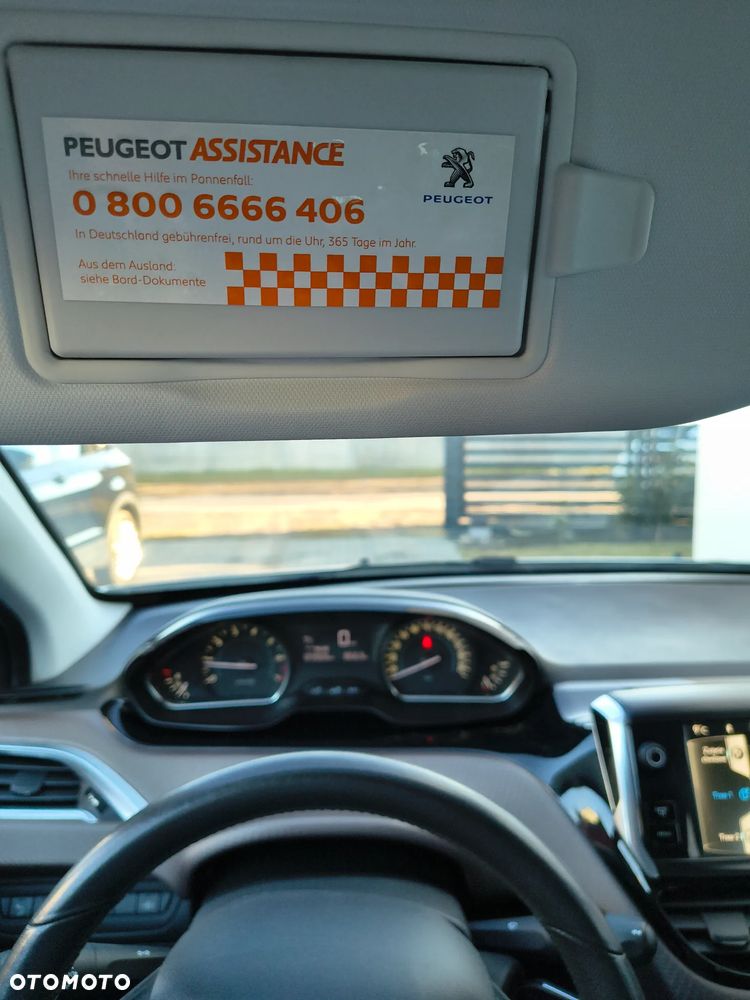 Peugeot 2008 1.2 Pure Tech Style EU6 - 18