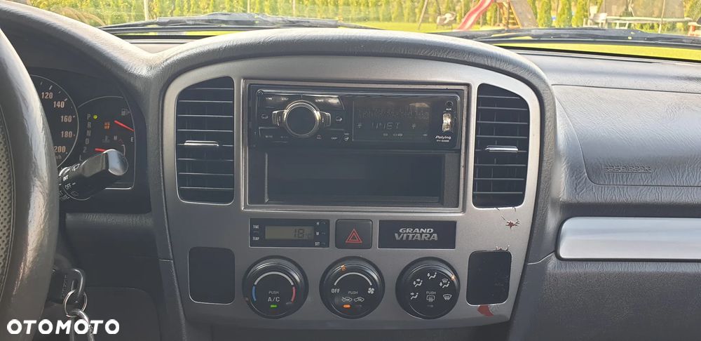 Suzuki Grand Vitara 2.0 - 22