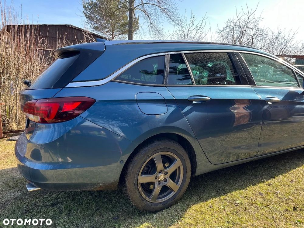 Opel Astra 1.6 T Dynamic S&S - 4