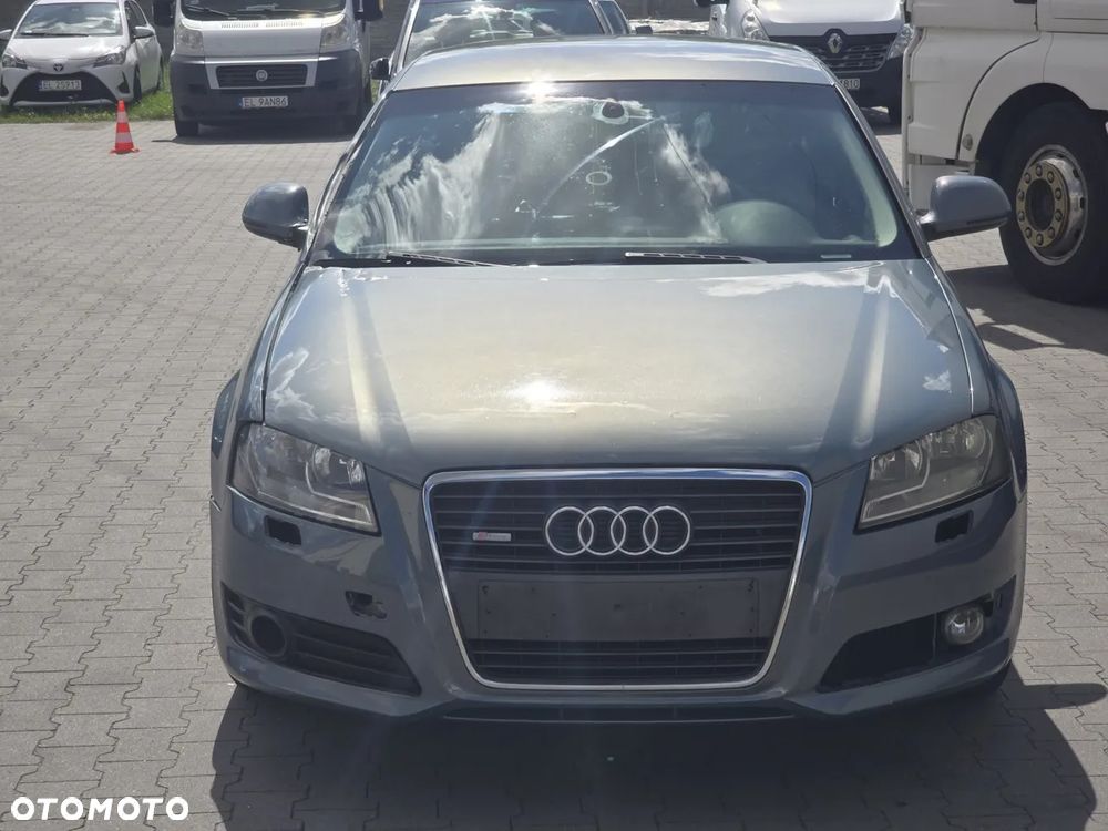 Audi A3 Sportback 1.6 TDI DPF S line Sportpaket - 9