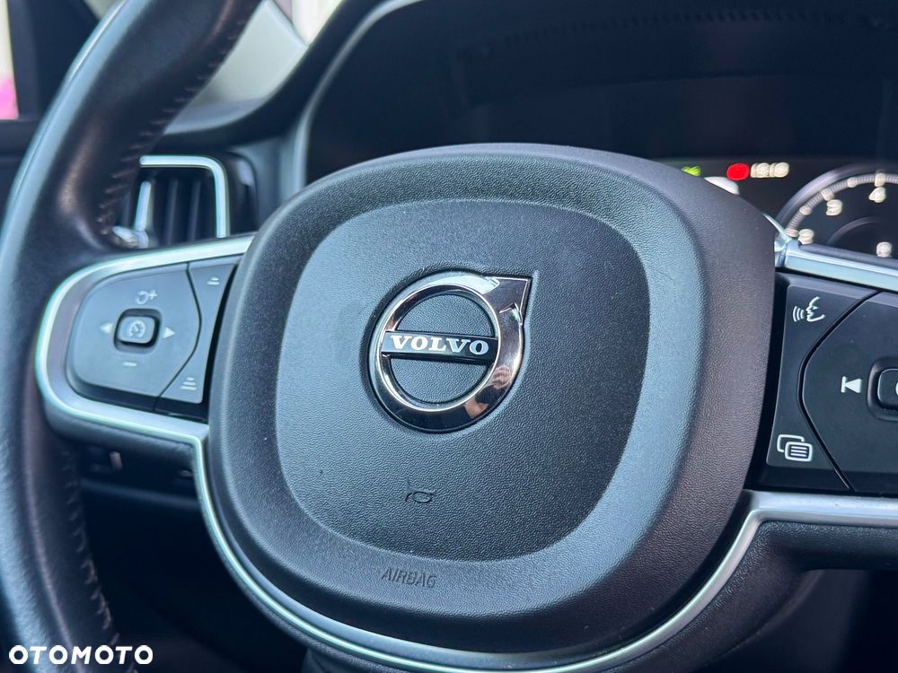 Volvo V60 B3 B DKG Momentum Pro - 36