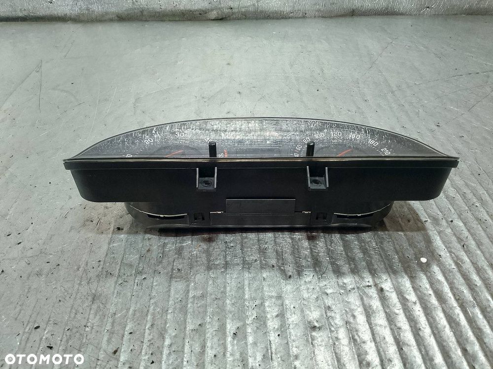 LICZNIK SKODA SUPERB I 3U0920811A 1.9 TDI - 5