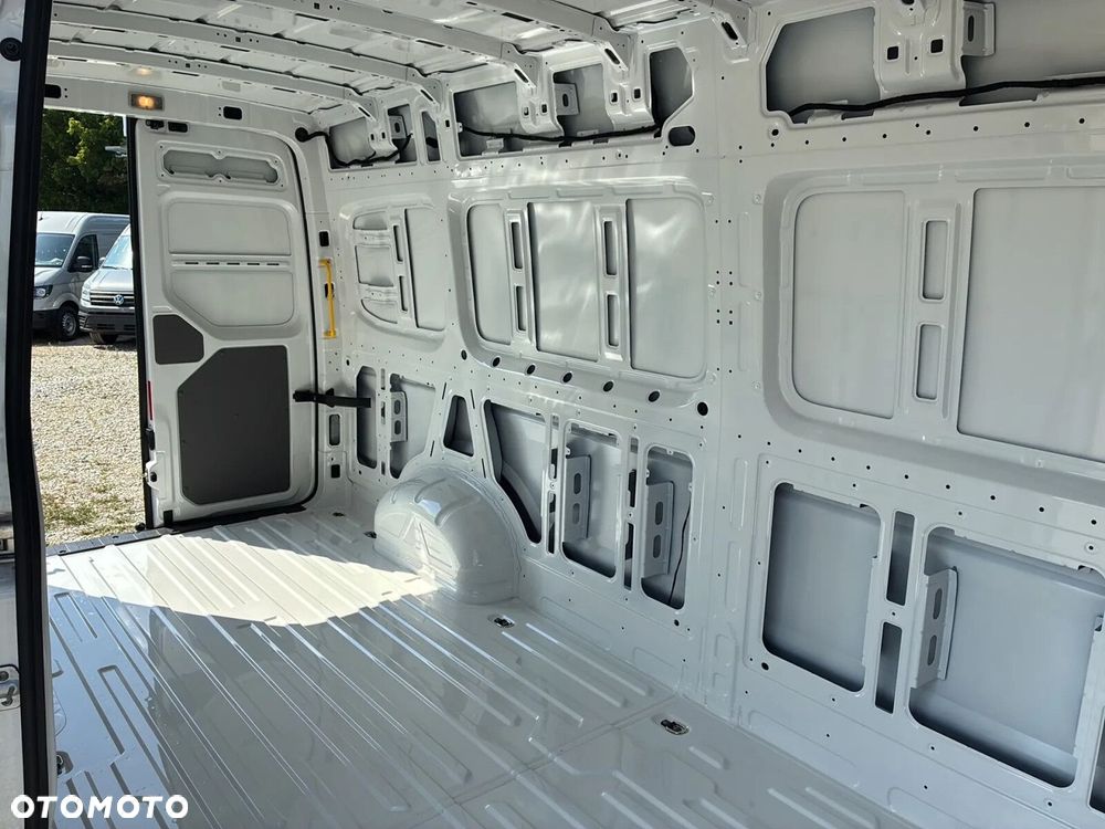 Volkswagen Crafter 35 Furgon AUTOMAT/L4H3, 2.0BiTDI 177KM, 4490mm, Wysoki dach, r.o. 4490 - 24