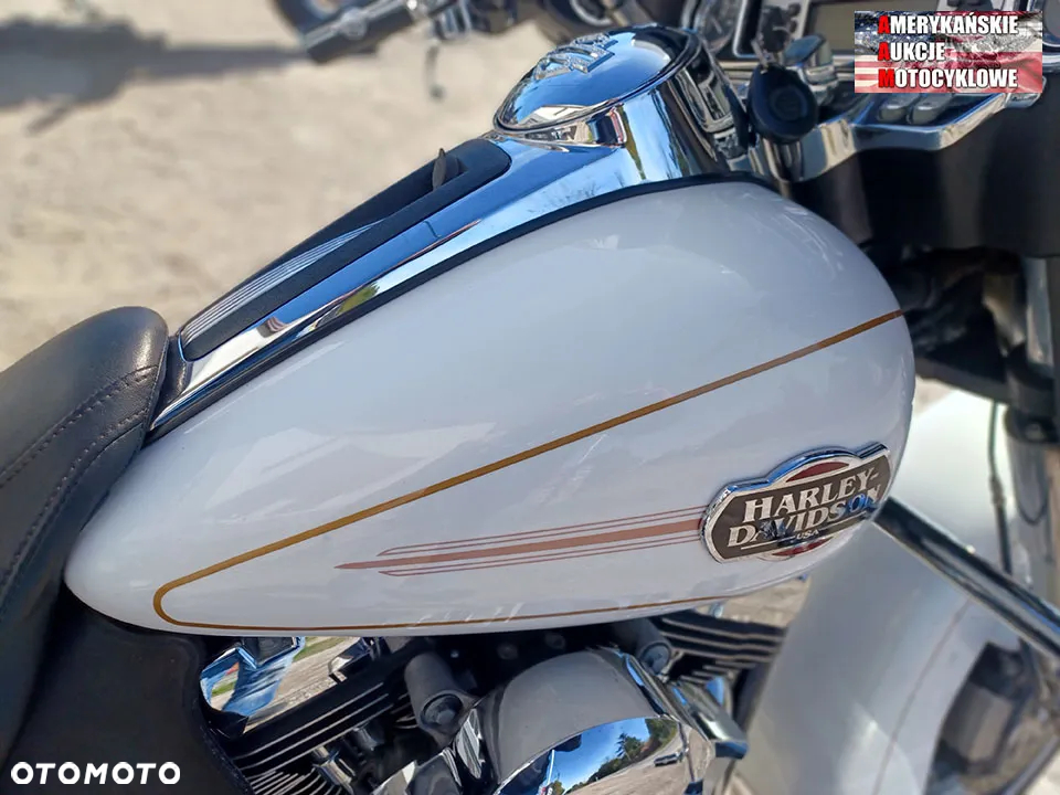 Harley-Davidson FLHTCU Ultra - 8