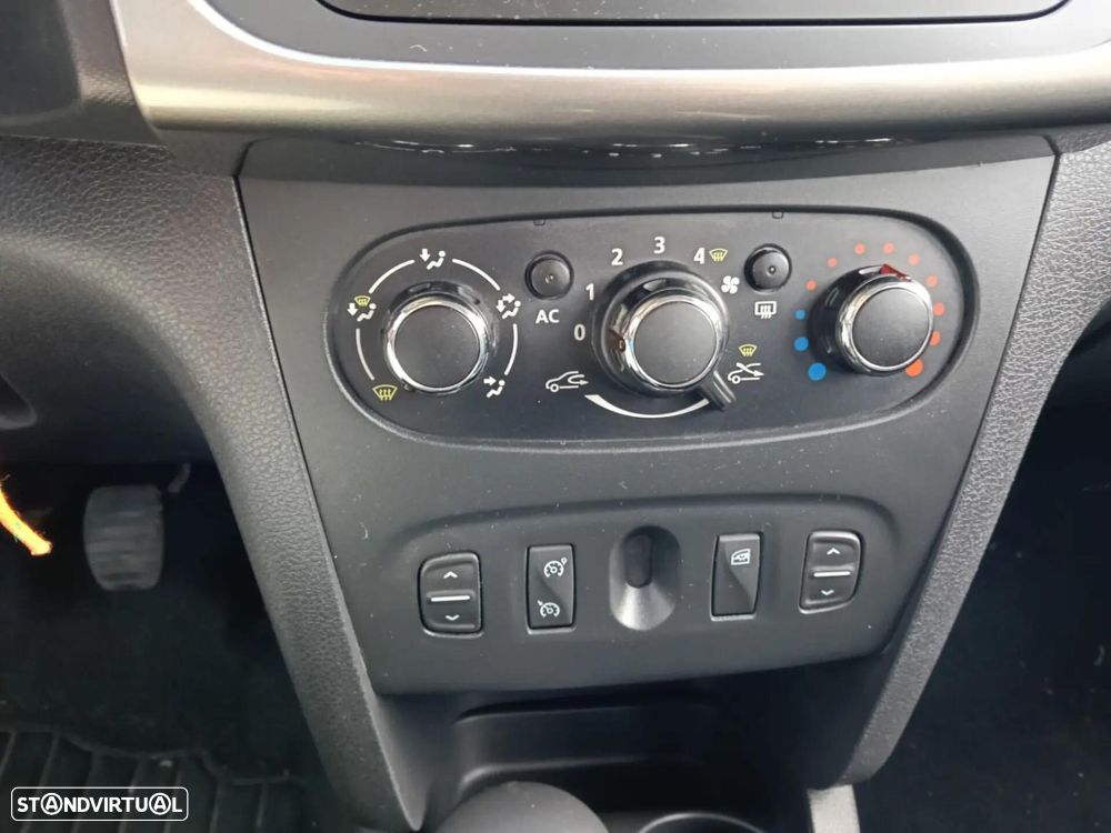 Dacia Sandero 1.5 dCi Stepway - 13