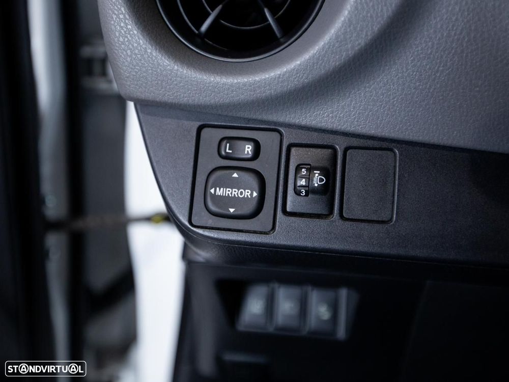 Toyota Yaris bizz 1.4 D-4D C/IVA - 12