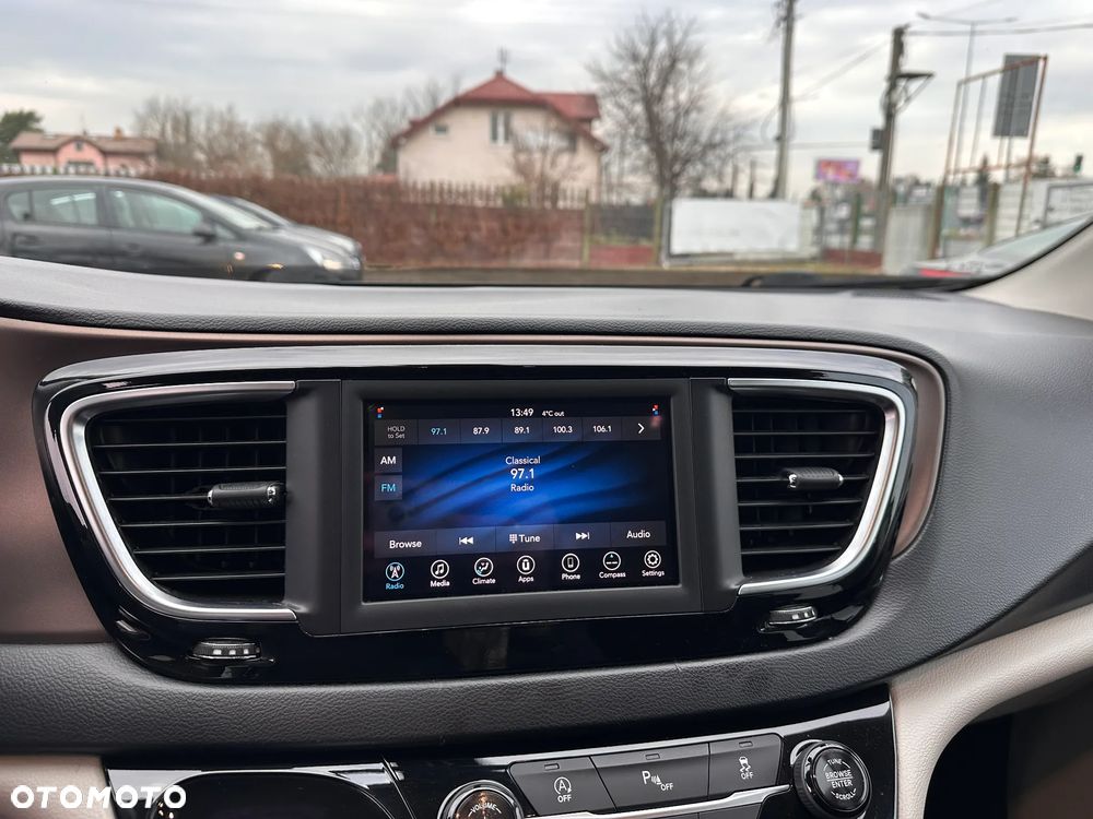 Chrysler Pacifica - 29