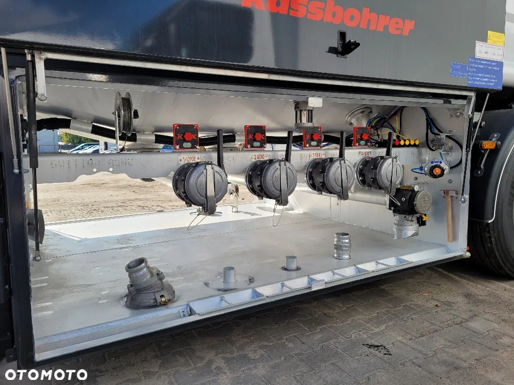 Kassbohrer Cysterna Paliwowa STB - 4