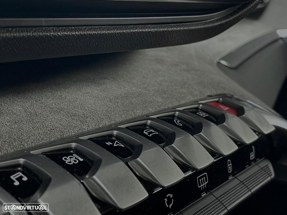 Peugeot 3008 1.6 Hybrid GT Line e-EAT8 - 29