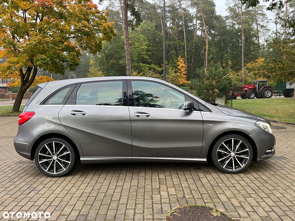 Mercedes-Benz Klasa B 180 AMG Line - 2
