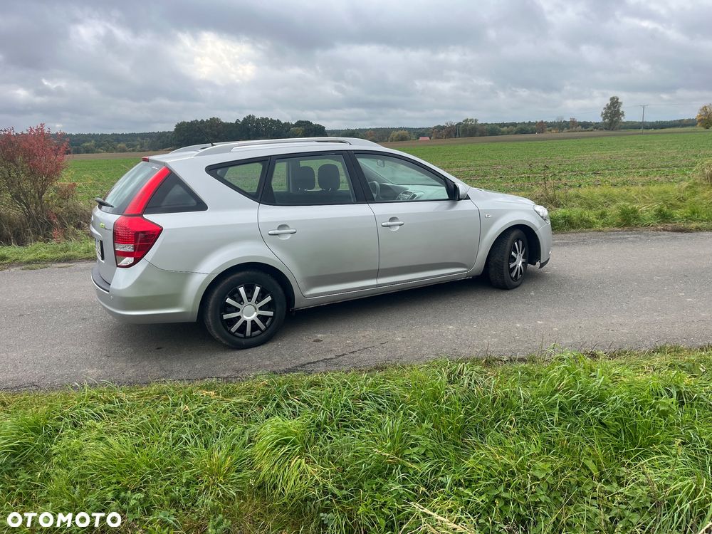 Kia Ceed - 7