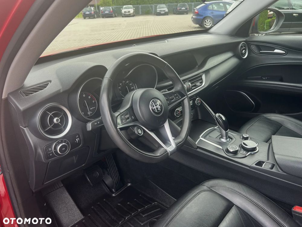 Alfa Romeo Stelvio 2.0 Turbo TI Q4 - 10
