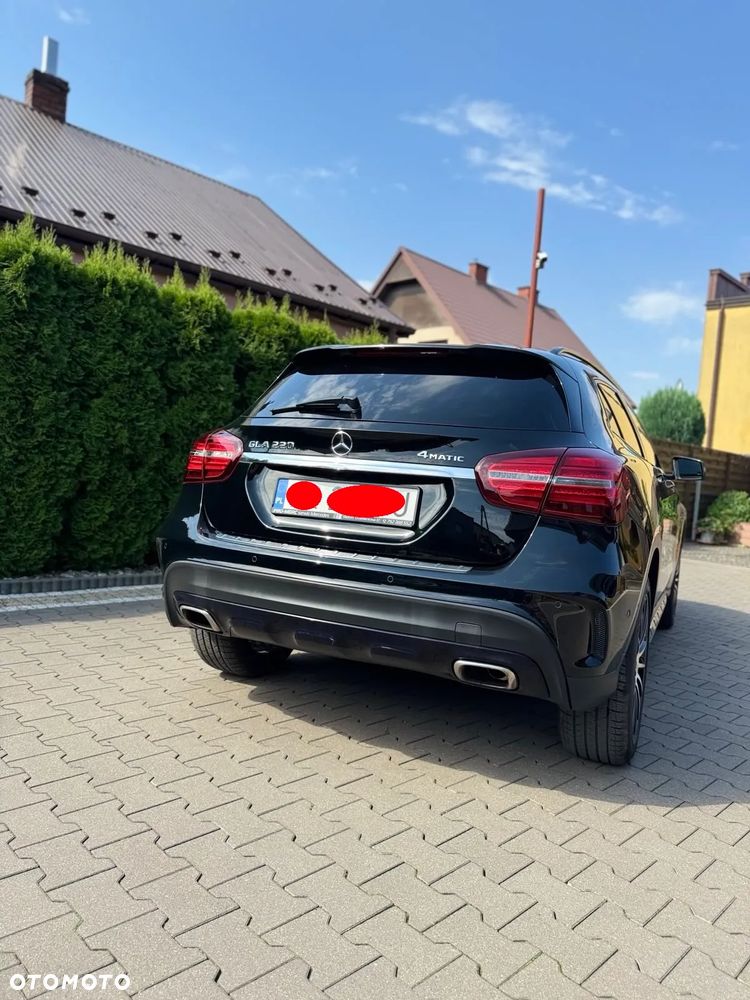 Mercedes-Benz GLA 220 4-Matic AMG Line - 2