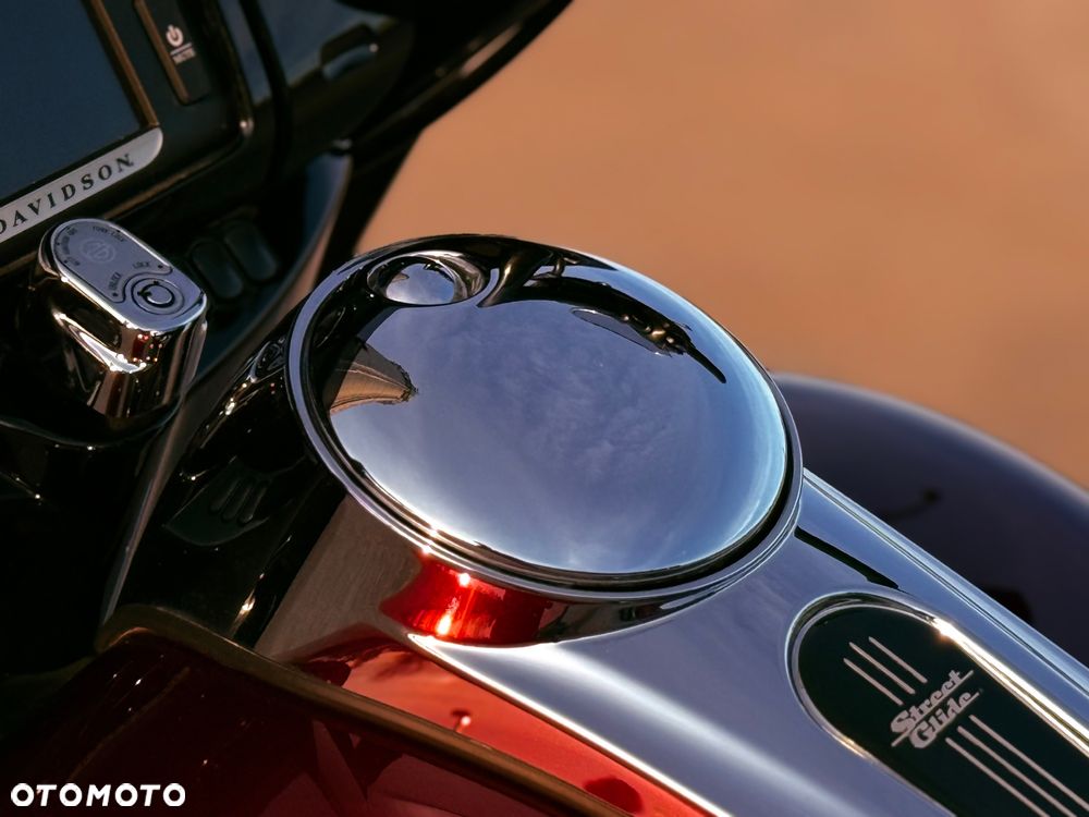 Harley-Davidson Touring Street Glide - 30