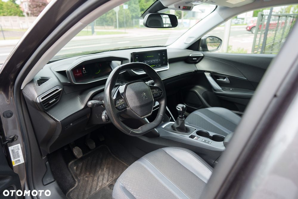Peugeot 2008 PureTech 130 Allure - 8