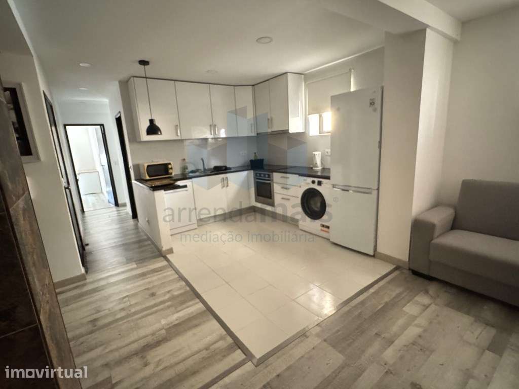 Vende-se apartamento T3 em Coimbra, otimo para rendimento - Grande imagem: 2/15