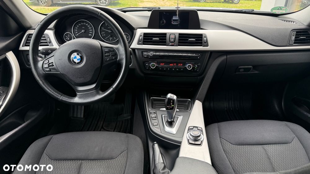 BMW Seria 3 318d Sport Line - 17
