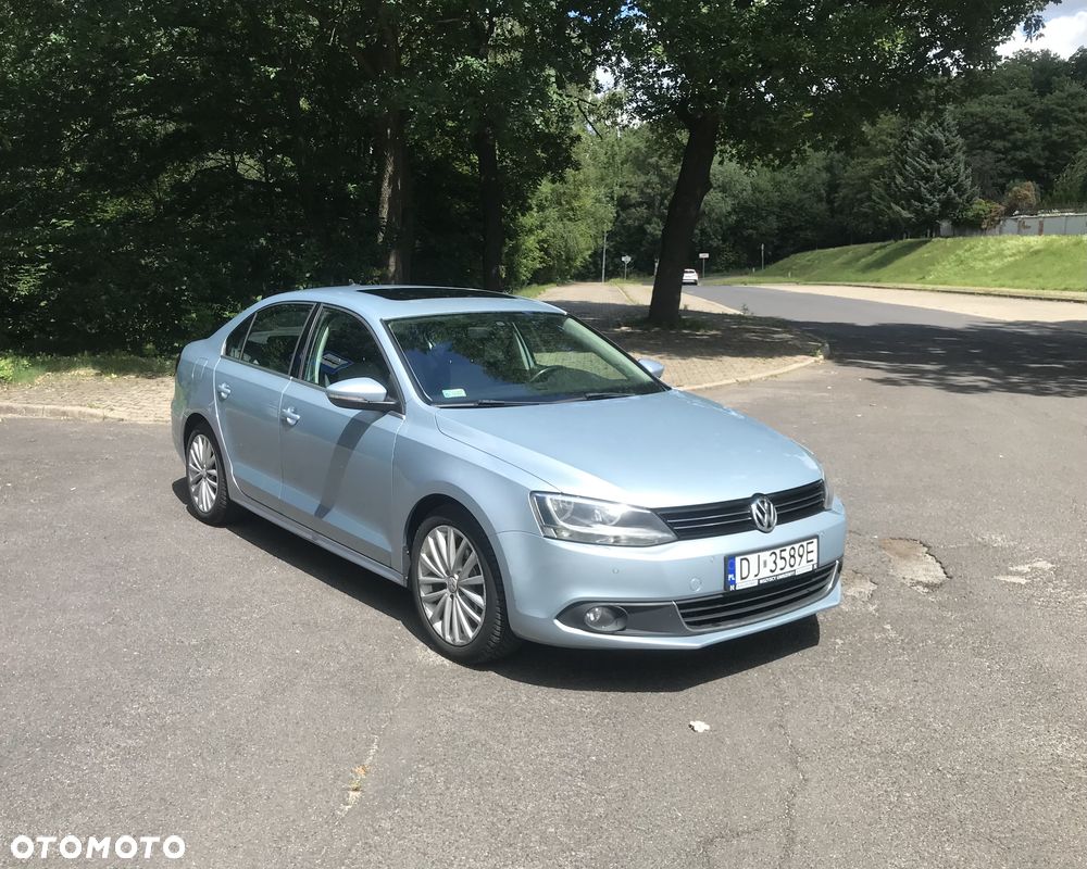 Volkswagen Jetta 1.6 TDI Highline DSG - 1