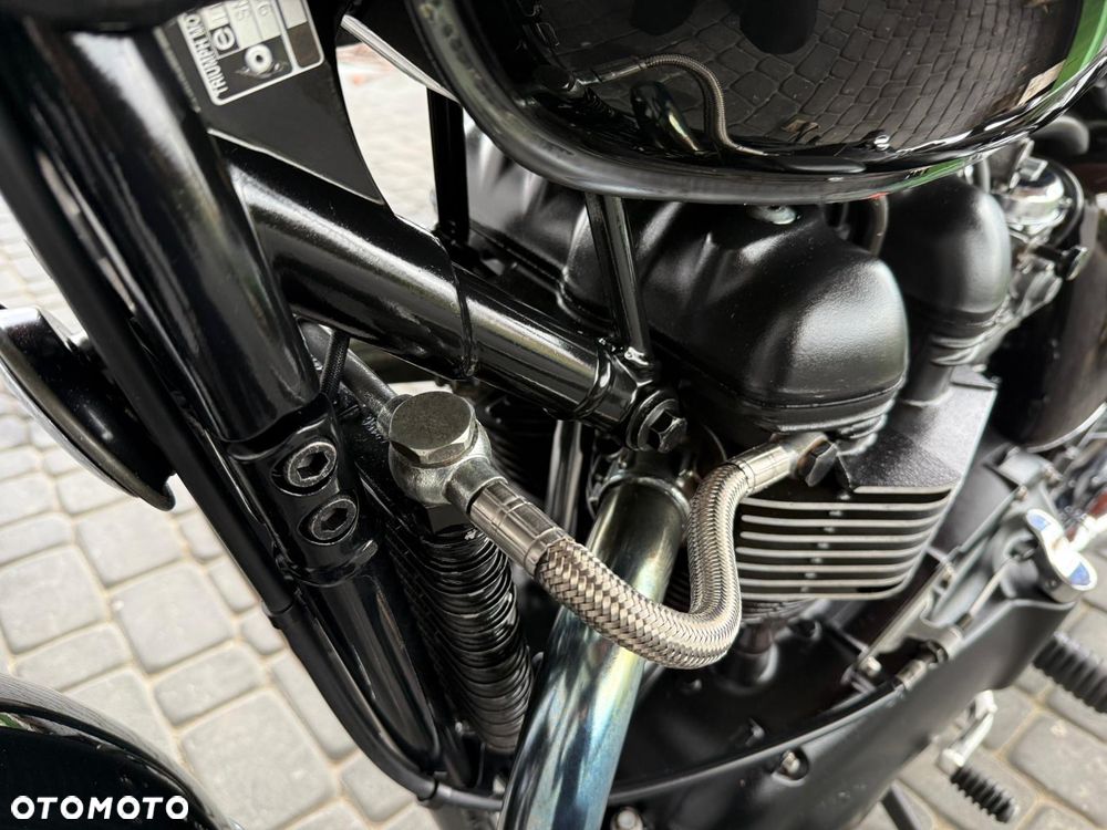 Triumph Bonneville - 5