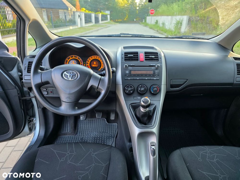 Toyota Auris 1.33 VVT-i Terra - 12