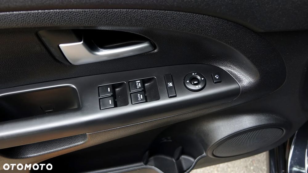 Kia Venga 1.6 CRDi 128 Platinum Edition - 4