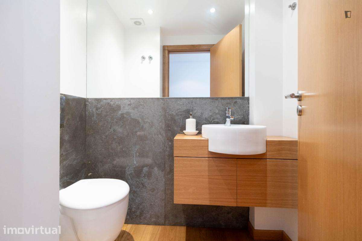Apartamento com 4 quartos - localizado em Linda-a-Velha Lisbon - Grande imagem: 2/39