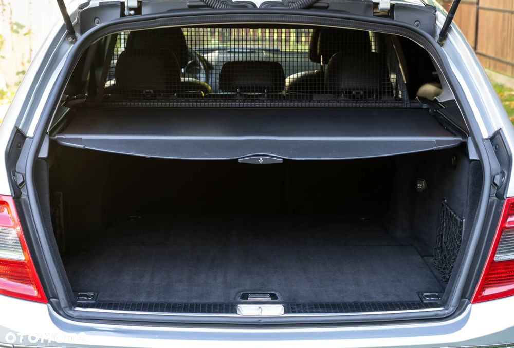 Mercedes-Benz Klasa C 200 CDI DPF Avantgarde - 21
