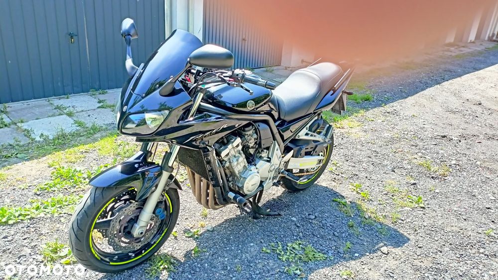 Yamaha FZS - 18