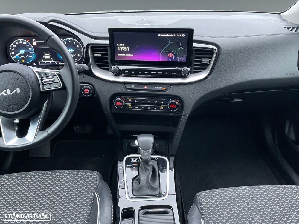 Kia XCeed 1.5 T-GDI Tech 7DCT - 12