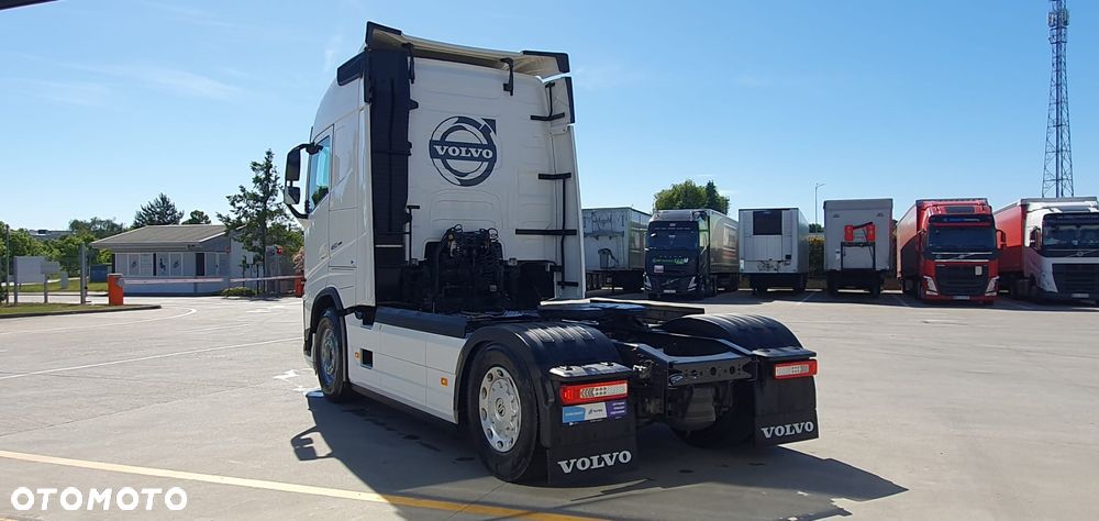 Volvo FH 460 GLOBETROTTER I-SAVE - 3