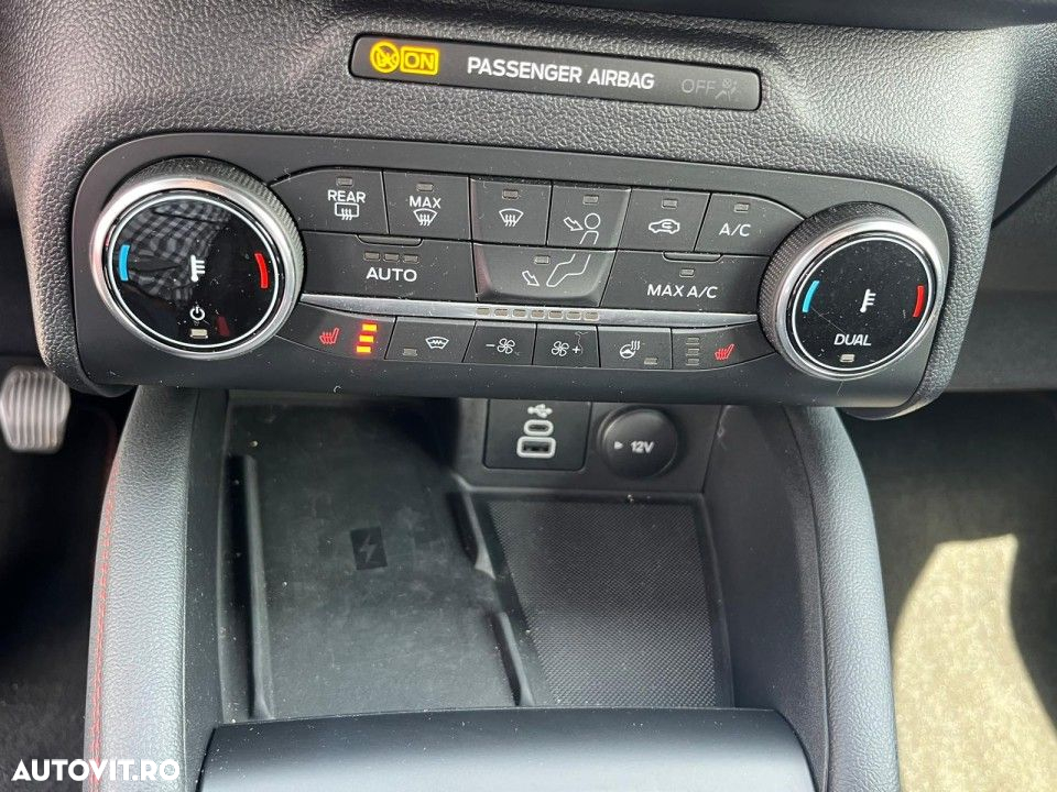 Ford Kuga - 24