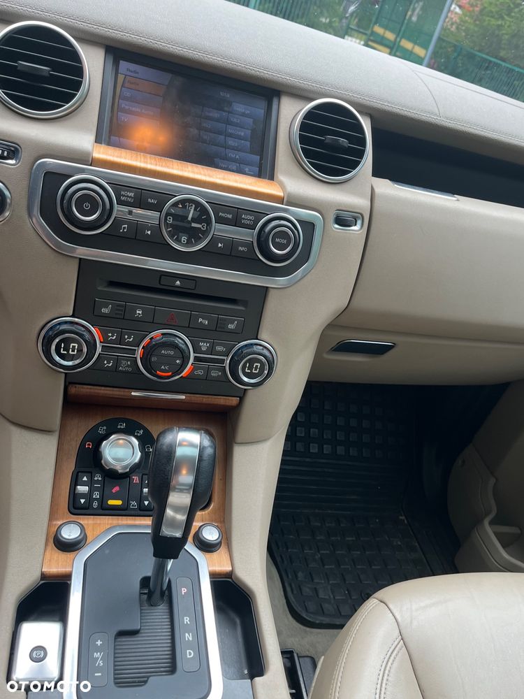Land Rover Discovery 3.0D V6 HSE - 11