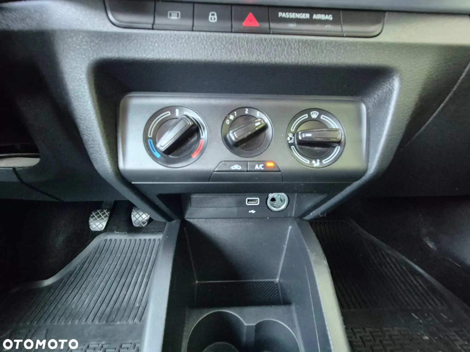 Skoda Fabia 1.0 Ambition - 34