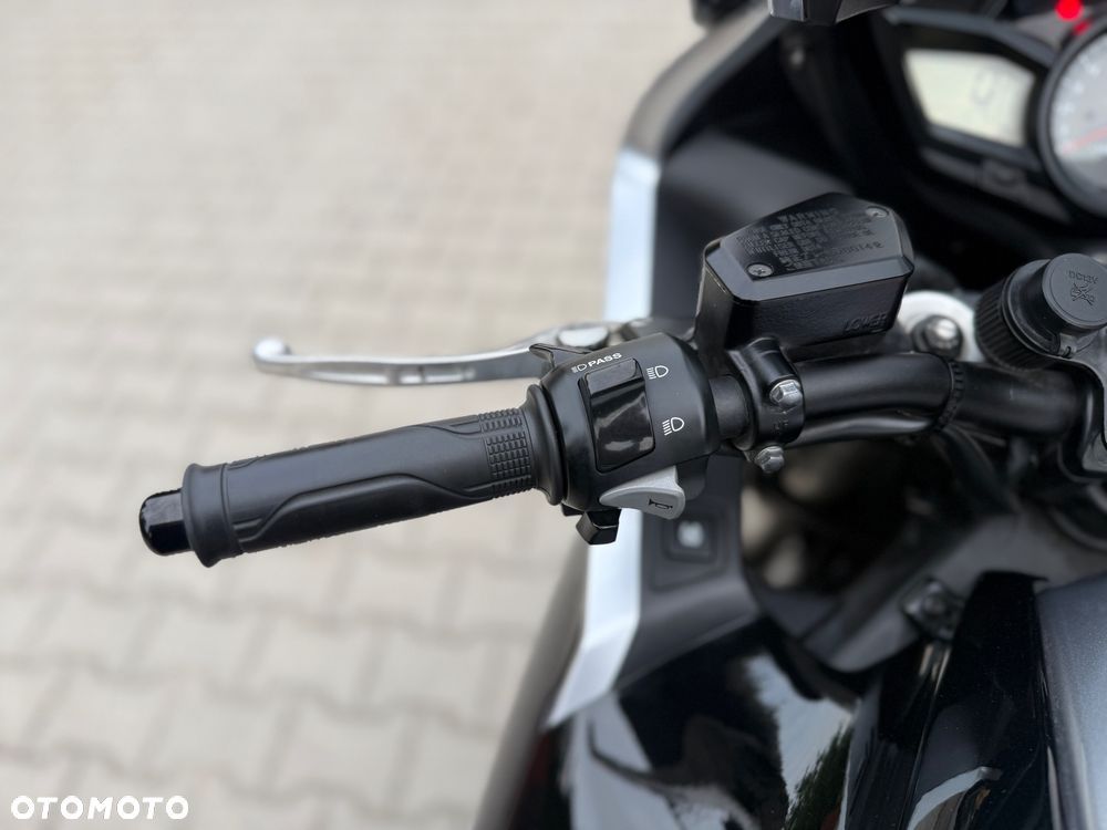 Honda VFR - 27